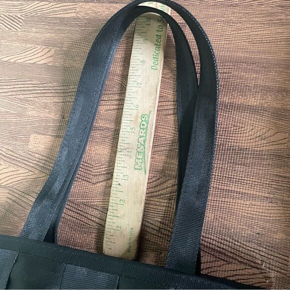 Harveys Original Seatbelt Tote Bag Black - Picture 4 of 9